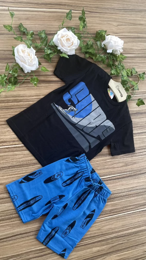 CONJUNTO  KYLY MASCULINO  CAMISETA EM MEIA MALHA E BERMUDA EM MOLETOM SEM FELPA. 