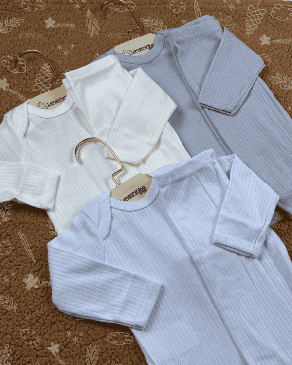 Conjunto body manga longa e calça canelado Ropek 💙🩷